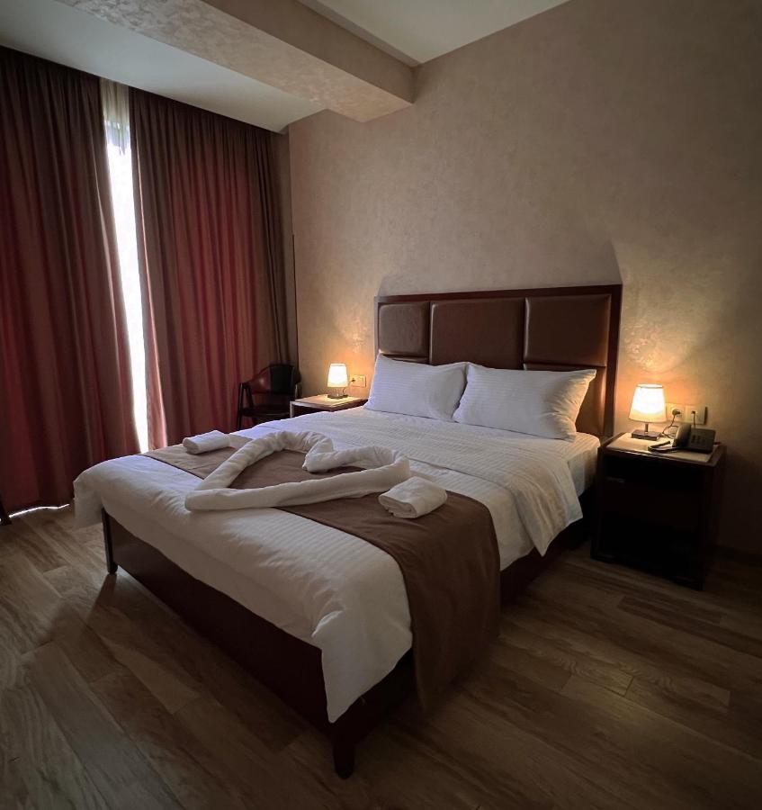 Aura Hotel Tbilisi Ngoại thất bức ảnh