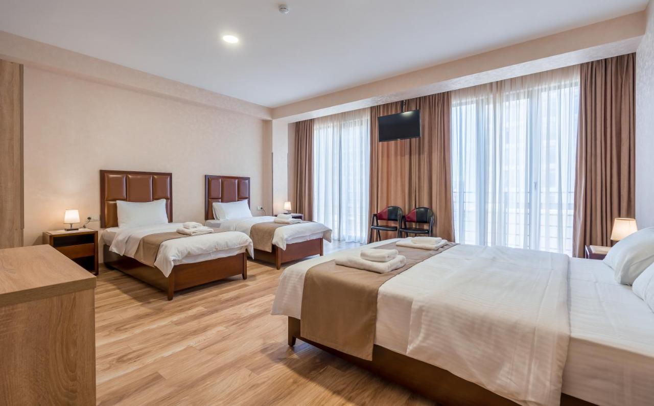 Aura Hotel Tbilisi Ngoại thất bức ảnh
