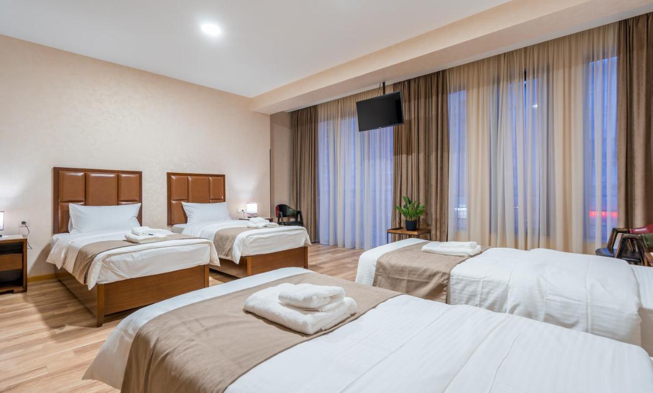 Aura Hotel Tbilisi Ngoại thất bức ảnh