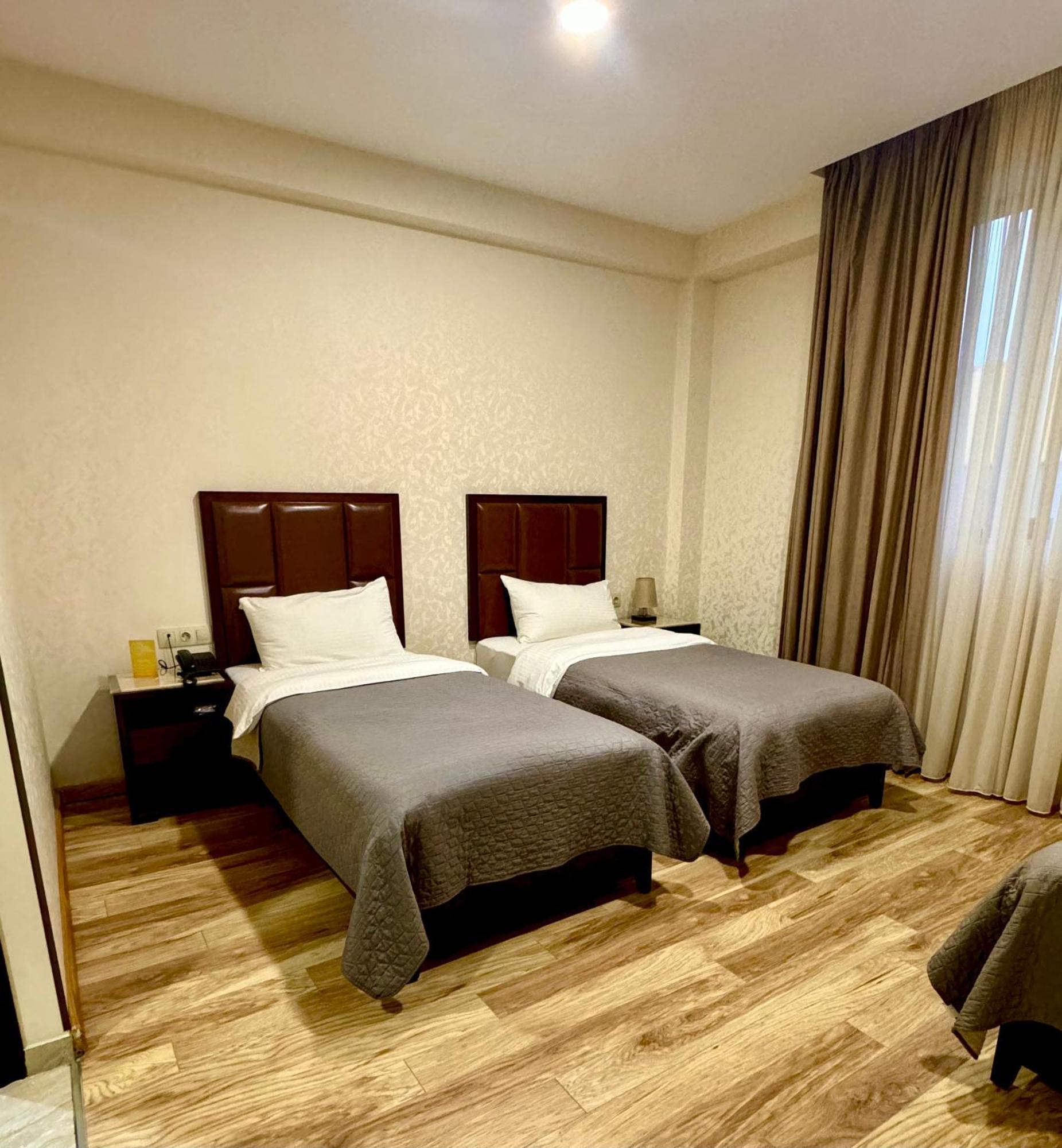 Aura Hotel Tbilisi Ngoại thất bức ảnh